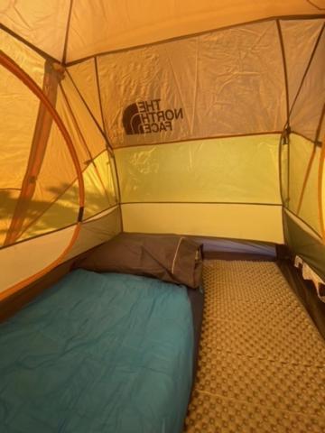 Camping Yellow Plum Hotel ปวยร์โตนาตาเลส ภายนอก รูปภาพ