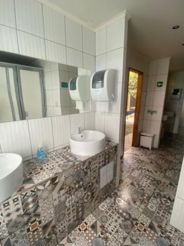 Camping Yellow Plum Hotel ปวยร์โตนาตาเลส ภายนอก รูปภาพ